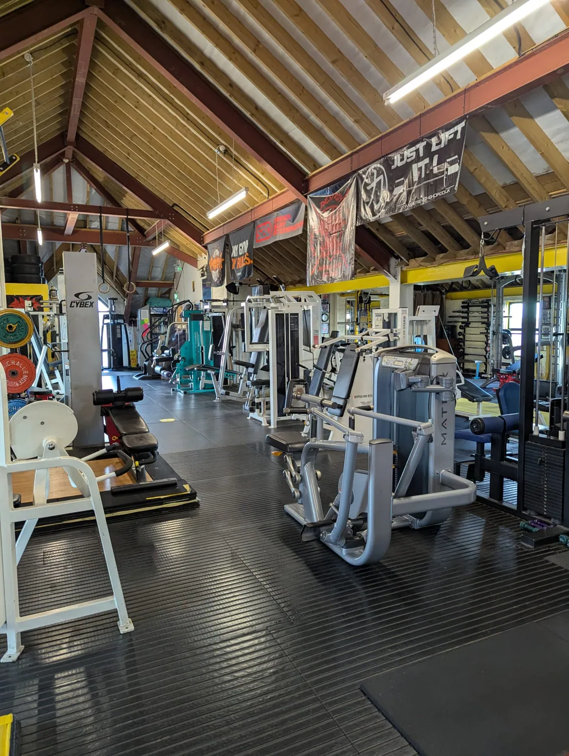 Sammy’s Gym Maghera — interior and training equipment, photograph 10